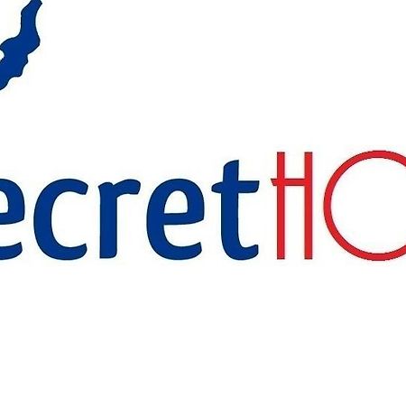 Secret Hostel OOporto Esterno foto